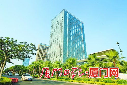 思明區(qū)蓮前街道今年上半年經(jīng)濟(jì)持續(xù)向好 集聚升級(jí)動(dòng)能推動(dòng)高質(zhì)量發(fā)展